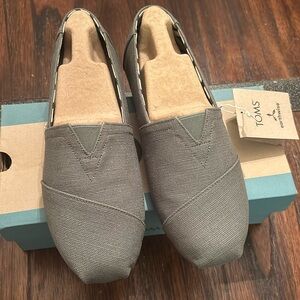 Tom’s Loafers- mens size 9